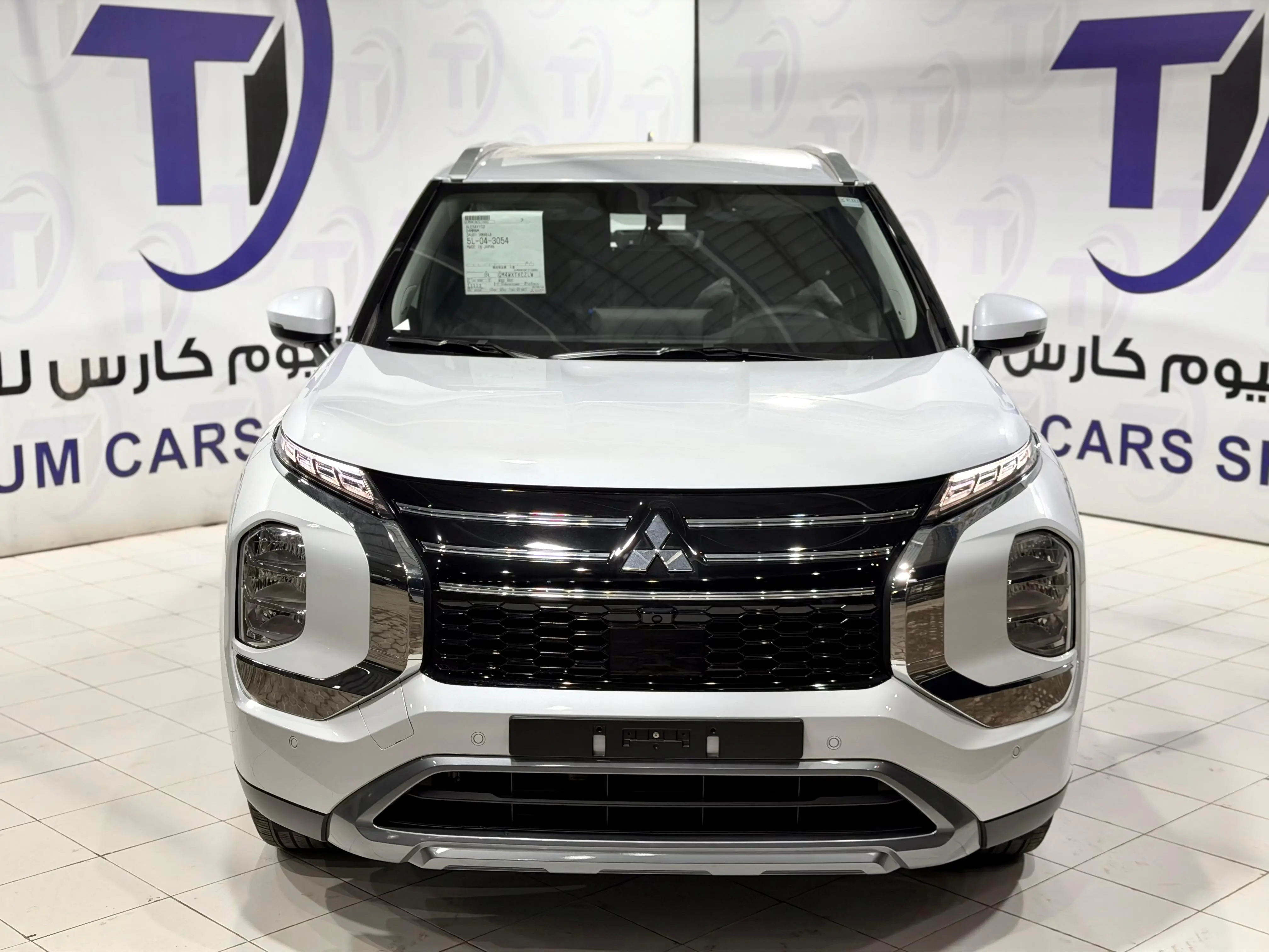 ميتسوبيشي - اوتلاندر 4*4 نص فل 7 راكب 2026
